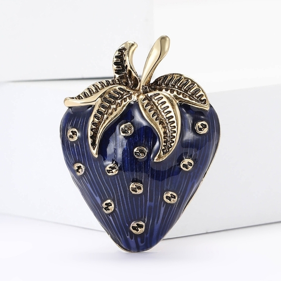 VQ Strawberry Brooch - Picture 2 of 7